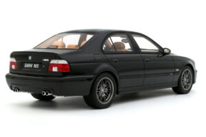 BMW M5 E39 Black Sapphire Metallic Otto 1:18 OT1338 Pryskyřice – obrázek 2 z 4