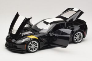 Chevrolet Corvette C7 Grand Sport Černá s Bílými Pruhy AUTOart 1:18 71273 Kompozit – obrázek 2 z 8