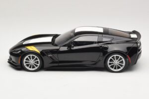 Chevrolet Corvette C7 Grand Sport Černá s Bílými Pruhy AUTOart 1:18 71273 Kompozit – obrázek 4 z 8