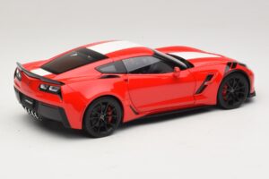 Chevrolet Corvette C7 Grand Sport Červená s Bílými Pruhy AUTOart 1:18 71274 Kompozit – obrázek 3 z 8