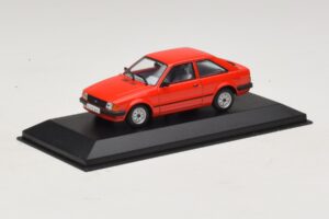 Ford Escort Mk3 3-dveřový Červený Minichamps 1:43 400085000 Kov – obrázek 2 z 4