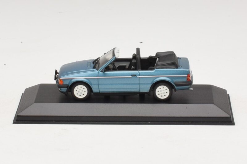 Ford Escort Mk3 Kabriolet Modrý Metalíza Minichamps 1:43 400085030 Kov