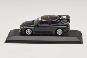 Ford Escort RS Cosworth Černá Metalíza Minichamps 1:43 430082106 Kov