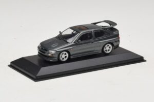 Ford Escort RS Cosworth Tmavě Zelená Metalíza Minichamps 1:43 430086300 Kov – obrázek 2 z 4
