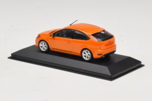 Ford Focus ST Mk2 Electric Orange Náhradní Krabice Minichamps 1:43 400087302-R1 Kov – obrázek 3 z 4