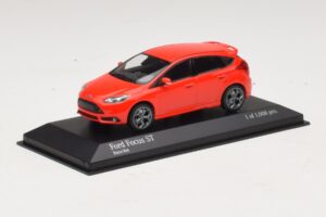 Ford Focus ST Mk3 Červený Minichamps 1:43 410081001 Kov – obrázek 2 z 4