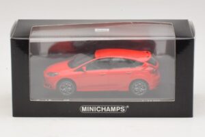 Ford Focus ST Mk3 Červený Minichamps 1:43 410081001 Kov – obrázek 4 z 4