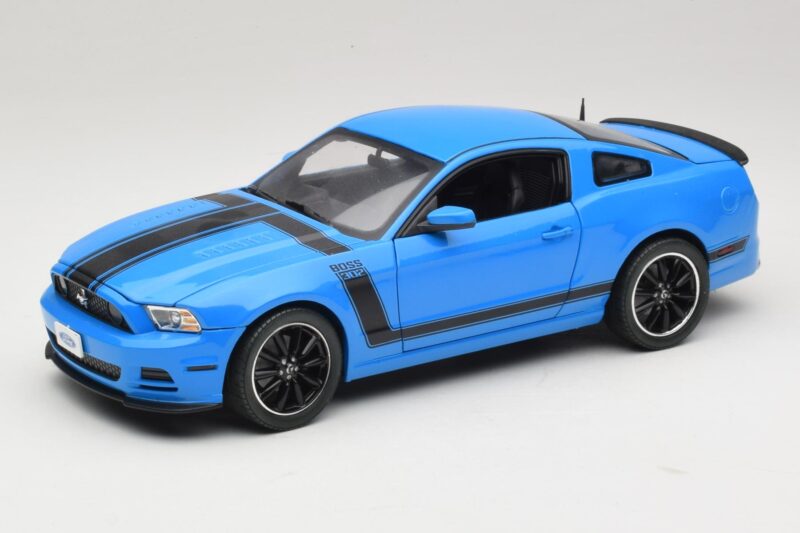 Ford Mustang Boss 302 S197 Modrá Shelby Collectibles 1:18 25414S Kov