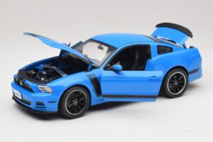 Ford Mustang Boss 302 S197 Modrá Shelby Collectibles 1:18 25414S Kov – obrázek 2 z 8