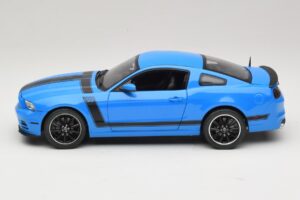 Ford Mustang Boss 302 S197 Modrá Shelby Collectibles 1:18 25414S Kov – obrázek 4 z 8