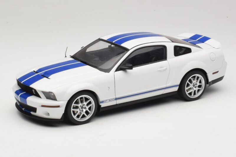 Ford Shelby Cobra GT500 Concept Bílá s Modrým Pruhem AUTOart 1:18 73052 Kov