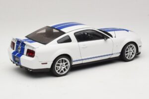 Ford Shelby Cobra GT500 Concept Bílá s Modrým Pruhem AUTOart 1:18 73052 Kov – obrázek 3 z 8
