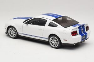 Ford Shelby Cobra GT500 Concept Bílá s Modrým Pruhem AUTOart 1:18 73052 Kov – obrázek 7 z 8