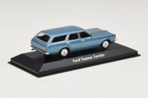 Ford Taunus TC Turnier Blue Metallic Maxichamps 1:43 940081311 Kov – obrázek 2 z 4