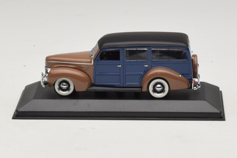 Ford V8 De Luxe Woody Station Wagon Hnědý Modrý Minichamps 1:43 400082112 Kov