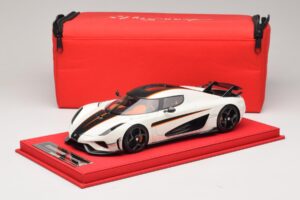 Koenigsegg Regera Bílý s Černým Karbonem FrontiArt 1:18 REMC043 Pryskyřice – obrázek 7 z 7
