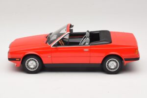 Maserati Biturbo Spyder Červený Minichamps 1:18 107123530 Pryskyřice – obrázek 3 z 6