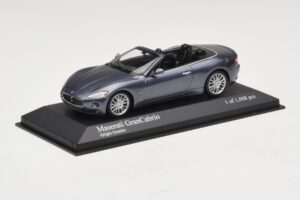 Maserati GranCabrio Šedá Metalíza Minichamps 1:43 400123931 Kov – obrázek 2 z 4
