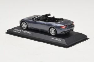 Maserati GranCabrio Šedá Metalíza Minichamps 1:43 400123931 Kov – obrázek 3 z 4
