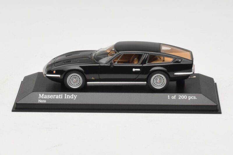 Maserati Indy Černý Minichamps 1:43 437123121 Kov