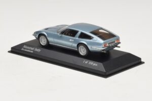 Maserati Indy Blue Metallic Minichamps 1:43 437123122 Kov – obrázek 3 z 4