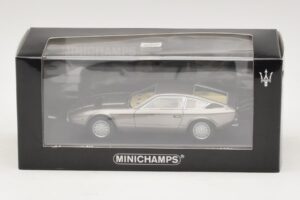 Maserati Khamsin Grey Metallic Minichamps 1:43 437123220 Kov – obrázek 4 z 4