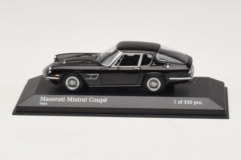 Maserati Mistral Černý Minichamps 1:43 Maserati Mistral Černý Minichamps 1:43 437123421 Kov