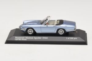 Maserati Mistral Spyder Light Blue Metallic Minichamps 1:43 437123432 Kov