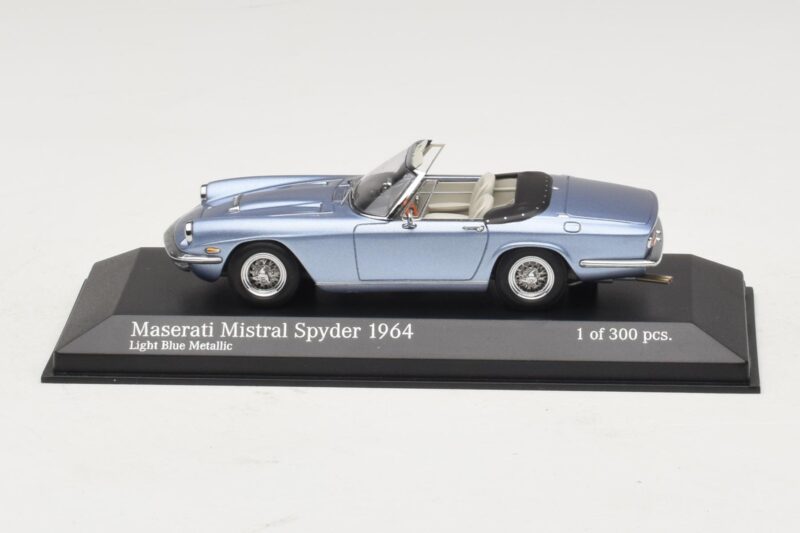 Maserati Mistral Spyder Light Blue Metallic Minichamps 1:43 437123432 Kov