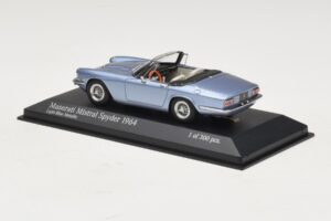 Maserati Mistral Spyder Light Blue Metallic Minichamps 1:43 437123432 Kov – obrázek 3 z 4