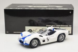 Maserati Tipo 61 #5 S. Moss / D. Gurney Camoradi ADAC 1000km Nurburgring Winner 1960 Minichamps 1:18 100601205 Kov – obrázek 8 z 8