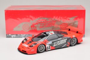 McLaren F1 GTR Lark #44 Tsuchiya / Ayles 24 Hours of Le Mans 1997 Minichamps 1:18 530133744 Kov – obrázek 8 z 8