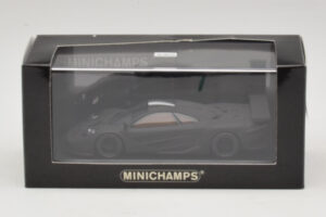 McLaren F1 GTR Longtail Černý Matný 1997 Minichamps 1:43 MCLAREN010 Kov – obrázek 4 z 4