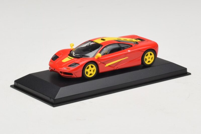 McLaren F1 Červená Se Žlutými Pruhy Minichamps 1:43 McLaren F1 Červená Se Žlutými Pruhy Minichamps 1:43 MCLAREN006 Kov