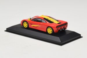 McLaren F1 Červená Se Žlutými Pruhy Minichamps 1:43 MCLAREN006 Kov – obrázek 2 z 4