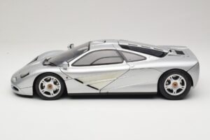McLaren F1 Stříbrný Minichamps 1:12 530133123 Kov – obrázek 4 z 8