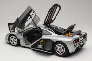 McLaren F1 Stříbrný Minichamps 1:12 530133123 Kov – obrázek 5 z 8