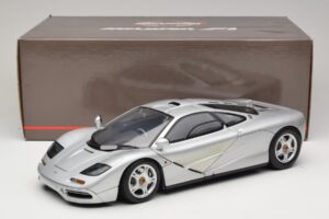 McLaren F1 Stříbrný Minichamps 1:12 530133123 Kov – obrázek 8 z 8