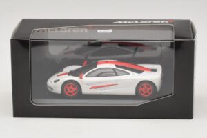 McLaren F1 Bílá S Červenými Pruhy Minichamps 1:43 MCLAREN003 Kov – obrázek 3 z 4