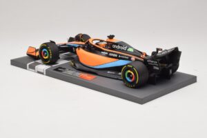McLaren MCL36 #3 D. Ricciardo Bahrain GP 2022 Minichamps 1:18 537221803 Kov – obrázek 5 z 7