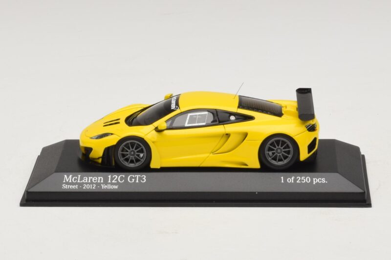 McLaren MP4-12C GT3 Street Žlutý Minichamps 1:43 437121396 Kov