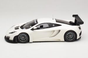 McLaren MP4-12C GT3 Bílý 2013 Minichamps 1:18 151121394 Kov – obrázek 3 z 6