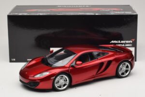McLaren MP4-12C Červená Metalíza Minichamps 1:18 110133022 Kov – obrázek 8 z 8