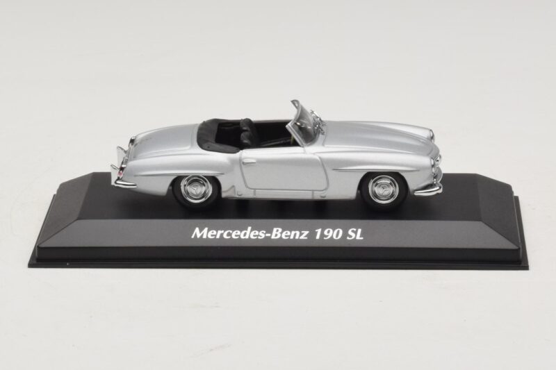 Mercedes 190 SL W121 Stříbrný Maxichamps 1:43 Mercedes 190 SL W121 Stříbrný Maxichamps 1:43 940033130 Kov