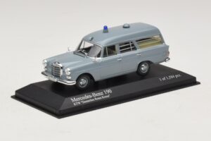 Mercedes 190 W110 Sanitka DRK Minichamps 1:43 400037270 Kov – obrázek 2 z 4