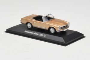 Mercedes 230 SL W113 Zlatá Metalíza Maxichamps 1:43 940032230 Kov – obrázek 3 z 4