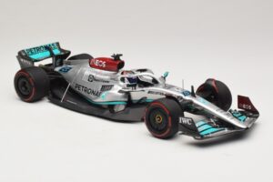 Mercedes AMG Petronas W13 E Performance #63 G. Russell Spanish GP 2022 Minichamps 1:18 110220063 Kov – obrázek 4 z 7