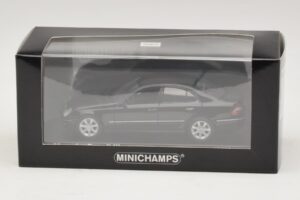 Mercedes E-Class W211 Černá Metalíza Minichamps 1:43 400036001 Kov – obrázek 4 z 4