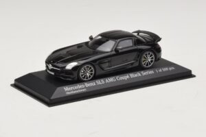 Mercedes SLS AMG C197 Black Series Černá Metalíza Minichamps 1:43 437033020 Kov – obrázek 2 z 4