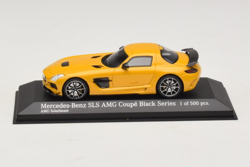 Mercedes SLS AMG C197 Black Series Zlatá Minichamps 1:43 Mercedes SLS AMG C197 Black Series Zlatá Minichamps 1:43 437033022 Kov